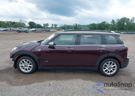 2017 Mini Clubman Cooper z USA, uszkodzony, nr VIN WMWLU1C5XH2F27672